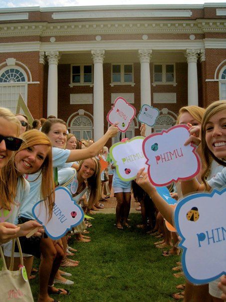 Bid day name signs Bid Day Name Signs, Bid Day Signs For New Members, Bid Day Signs, Sisterhood Activities, Heart Sisters, Recruitment Ideas, Day Name, Sorority Bid Day, Alpha Xi Delta