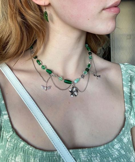 Green Fairy Necklace, Green Beaded Choker, Green Necklace Aesthetic, Fairy Choker, Diy Choker, Charm Choker Necklace, Fairy Necklace, Beaded Necklace Diy, Green Jewelry