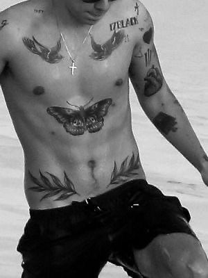 photos of harry - tattoos - Wattpad Tatoo 3d, Harry Tattoos, Harold Styles, Harry Styles Tattoos, Harry 1d, Harry Styles Aesthetic, One Direction Imagines, Harry Styles Imagines, Harry Styles Wallpaper