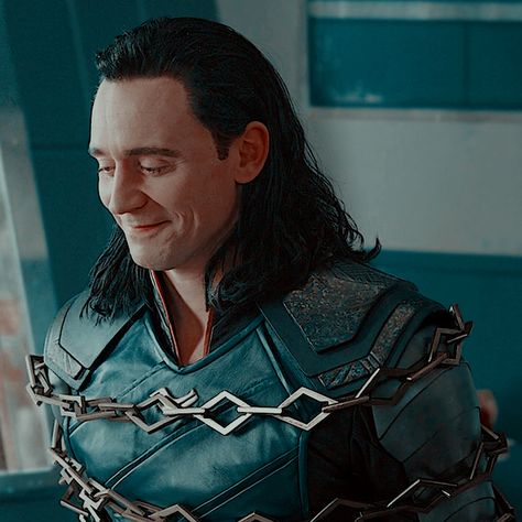 Loki Ragnarok, Loki Aesthetic, Loki Wallpaper, Marvel Wallpapers, Loki Avengers, Pepper Potts, Carol Danvers, Marvel Photo, Marvel Images