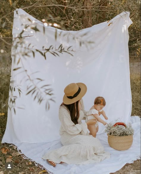 Lace Backdrop Photography, Boho Sheet Photoshoot, Lace Teepee Photoshoot, White Sheet Newborn Photoshoot, Mommy And Me Sheet Photoshoot, Mommy And Me Clothesline Photoshoot, White Sheet Mommy And Me Photoshoot, Mommy And Me Photo Shoot Boho, Mama And Me Photoshoot Spring