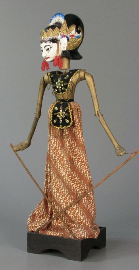 Wooden puppet (wayang golek); These types of Wayang puppets began in 1600s Noble Woman, Wayang Golek, Wooden Puppet, Puppet Theater, Wooden Doll, Shadow Puppets, Wooden Dolls, Art Google, Wall Street