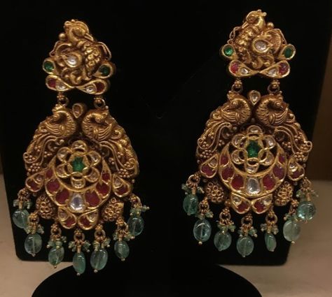 Big Chandbali Earrings Gold, Kundan Earings Design Gold, Nakshi Kundan Earrings, Nakshi Chandbali Earrings Gold, Chandballies Gold Ear Rings, Traditional Earrings Indian Jewelry, Chandbali Earrings Gold Latest, Indian Brides Jewelry, Ear Tops