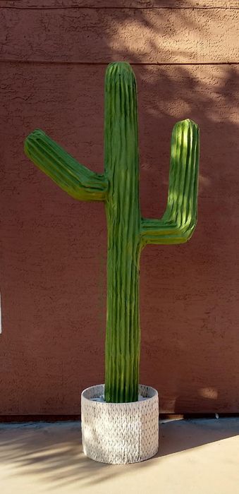 Diy Paper Gifts, Cactus Craft, Paper Mache Projects, Cool Stencils, Faux Cactus, Glue Painting, Cactus Diy, Wilde Westen, Bear Sculptures