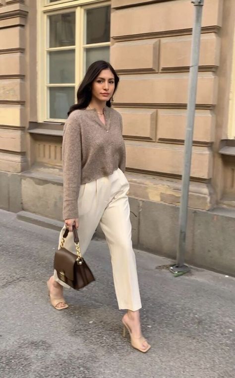 22 Interview Outfit For A Professional Look! Interview Outfits, Corporate Attire, Easy Chic, Future Style, Corporate Outfits, Elegante Casual, Classy Work Outfits, Looks Street Style, Stylish Work Outfits