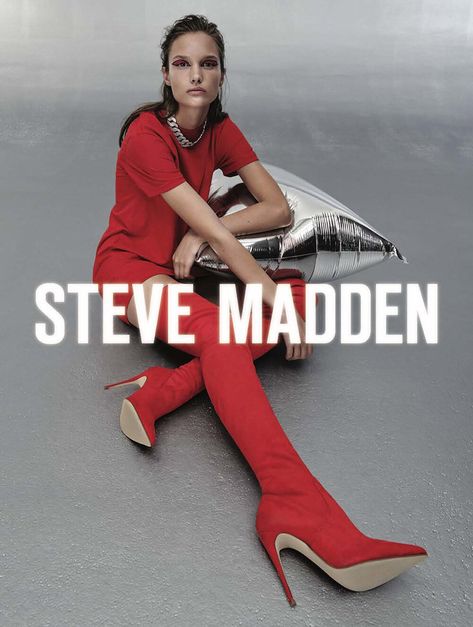 Steve Madden Celebrates Holiday 2019 Like a Superstar Shoes Editorial, Shoe Advertising, Shoes Fashion Photography, Celebrity Shoes, Nye Fashion, Fashion Model Photography, Holiday Campaign, Holiday Shoes, Campaign Fashion