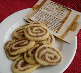 Date Pinwheel Cookies, Pinwheel Cookies Recipe, Date Nut Bread, Date Cookies, Pinwheel Cookies, Holiday Baking Recipes, Pinwheel Recipes, Filled Cookies, Cookie Scoop