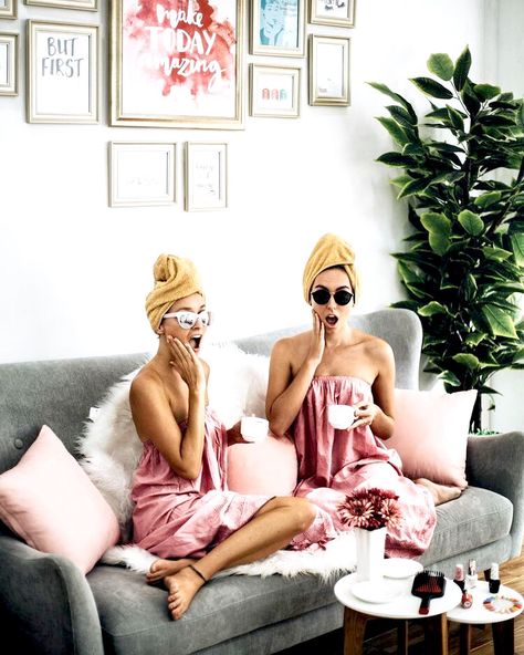 Bff Photoshoot, Best Friend Photos, Bff Goals, Spa Party, Bff Pictures, Shooting Photo, Pajama Party, Friend Photoshoot, Girl Gang