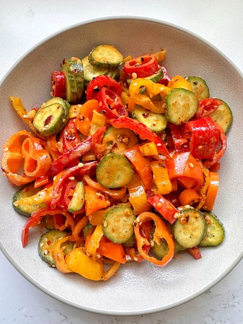 Viral Cucumber and Sweet Pepper Salad - rachLmansfield Sweet Pepper Salad Recipe, Sweet Pepper Salad, Viral Salad, Viral Cucumber, Spring Pasta Salad, Sweet Pepper Recipes, Bell Pepper Salad, Pepper Salad, Spring Pasta