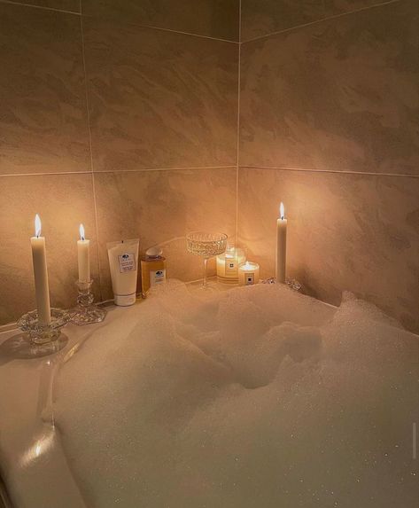 #mood #bath #candles #selfcare #selflove Mood List, Bath Aesthetic, Girl Reading Book, Bath Recipes, Bath Body Works Candles, Aesthetic Candles, Candle Aesthetic, Bath Candles, Relaxing Bath