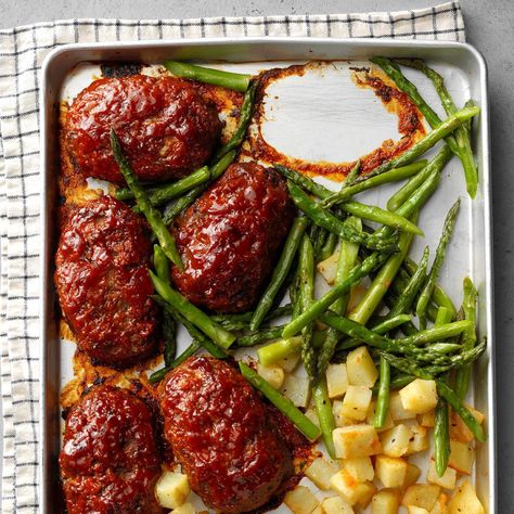 Sheet Pan Meatloaf, Pan Meatloaf, Mini Meatloaf, Mini Meatloafs, Sheet Pan Suppers, Sheet Pan Dinners Recipes, Green Beans And Potatoes, Recipe Sheets, Pan Recipes