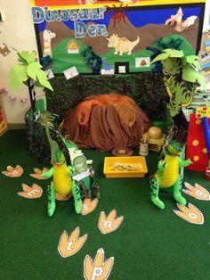 Dinosaur den role play for reception class. Dinosaurs Eyfs, Dinosaur Display, Dinosaur Classroom, Dinosaur Theme Preschool, Dinosaur Activities Preschool, Reception Classroom, Dinosaur Projects, Reception Class, Role Play Areas