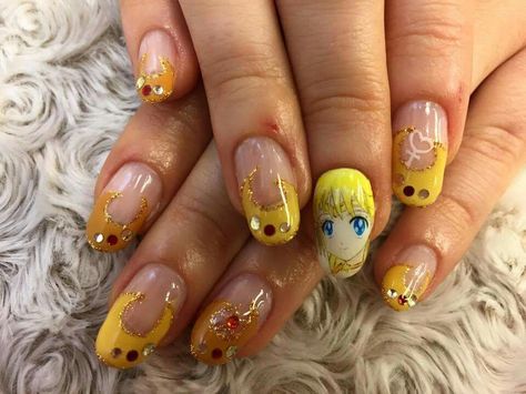 Nail art sailor moon venus Sailor Moon Characters, Sailor Moon Nails, Message Of Love, Moon Nails, Anime Nails, Awesome Nails, Sailor Moon Character, Nails Done, Sailor Venus