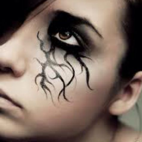 Make Up Diy, Drag Make-up, Witch Makeup, Halloween Eye Makeup, Halloween Eyes, Goth Makeup, Fx Makeup, Gothic Makeup, Creative Eye