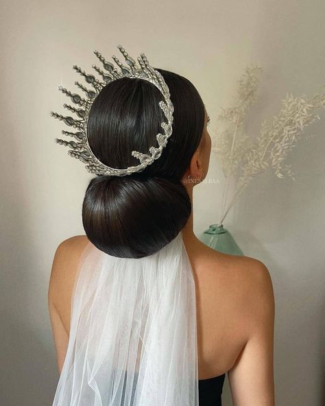 Crown Wedding Dress, Veil Crown, Black Brides With Crowns, Wedding Dress With Crown, Wedding Hairstyles With Crown Tiaras, Crown With Veil Bridal, Crown And Veil, Veil With Crown, Bride Black Hair