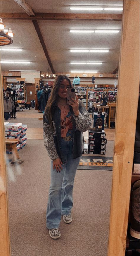 Cheetah Print Western Outfit, Wrangler Flare Jeans Outfit, Hey Dude Outfit Ideas, Hey Dude Outfit Women, How To Style Hey Dudes, Flare Jeans Outfit Western, Cute Outfits With Flare Jeans, Hey Dude Outfits, Hey Dudes Outfit