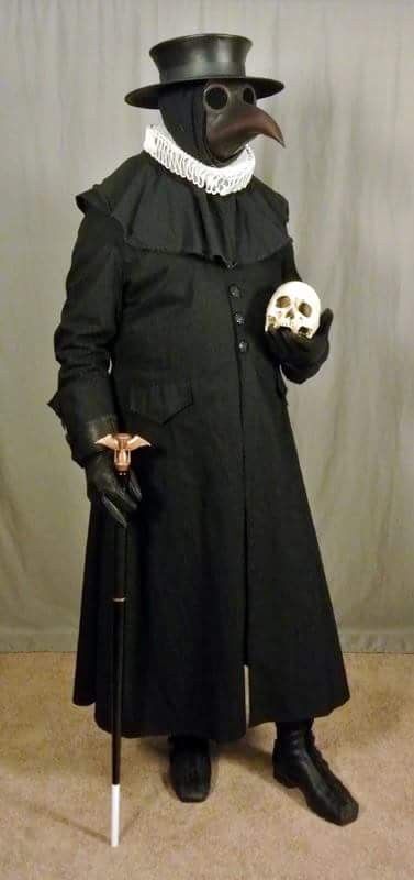 Plague Doctor Historical, Plague Doctor Clothes, Plauge Doctor Masks, Medieval Doctor, Doctor Fashion, Plague Doctor Costume, Plague Doctors, Doctor Images, Plague Mask