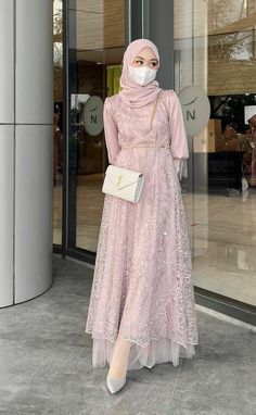 Pengantin Modern, Kulot Pants, Model Dress Kebaya, Dress Brokat Modern, Dress Muslim Modern, Braidsmaid Dresses, Islamic Fashion Dresses, Kebaya Modern Dress, Dress Kebaya