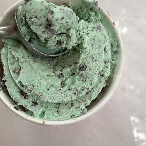 Mint Ice Cream Aesthetic, Helado Aesthetic, Vip Series, Mint Choco, Mint Chocolate Ice Cream, Mint Aesthetic, Mint Chip Ice Cream, Mint Chocolate Chip Ice Cream, Mint Ice Cream