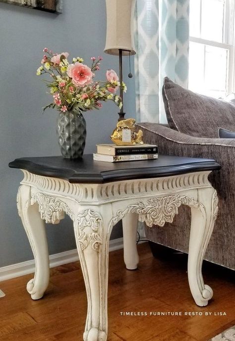 End table furniture makeover idea! Give your drab boring end tables a facelift with this gorgeous DIY furniture makeover and restoration idea that uses Heirloom Traditions Paint and Antiquing Gel! #makeover #furniture #furnituremakeover #furniturepainting #furniture_design #furnituretrends #paintedfurniture #paintingfurniture #painting #diy #paint #crafts #restoration End Table Makeover, Heirloom Traditions Paint, Diy End Tables, Table Makeover, Distressed Furniture, Diy Furniture Table, Refurbished Furniture, Diy Vintage, Furniture Makeover Diy