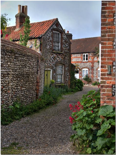 Holt Norfolk, Leicester England, Norfolk England, England Aesthetic, Cottage Aesthetic, Stone World, Fairytale Cottage, Beautiful Places To Live, Storybook Cottage