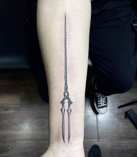 Spear Of Longinus Evangelion, Spear Of Longinus Tattoo, Spear Tattoo, Evangelion Tattoo, 22 Tattoo, Manga Tattoo, Diy Clothes Design, Time Tattoos, Arm Tattoos For Guys