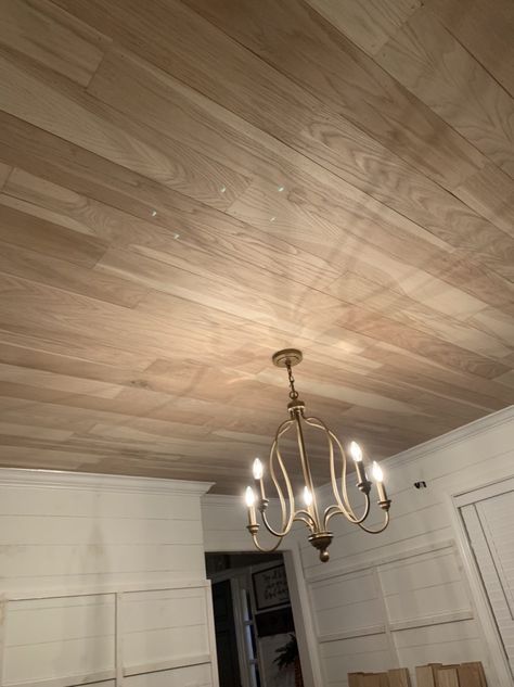 Wood Planked Ceiling: Adding Warmth and Texture to your 5th Wall Bedroom Plank Ceiling, Stained Shiplap Ceiling, Plank Ceiling Diy, Cheap Wood Ceiling Ideas, Ceiling Wood Panels, Panelling Ceiling, Wood Planked Ceiling, White Oak Ceiling, Planked Ceiling