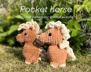 Virkatavsofie - Etsy Canada Horse Crochet, Crochet Pocket, Crochet Horse, Horse Pattern, Crochet Motifs, Cute Horses, Bulky Yarn, Baby Yarn, Polyester Yarn