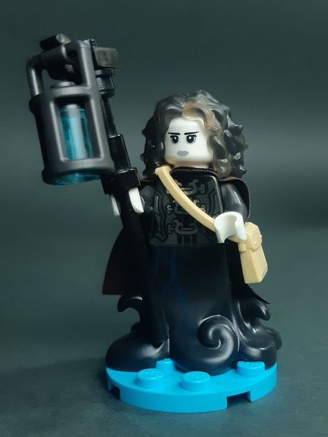 Lego Fantasy Figbarf: Oracle | Jason Mark Wells | Flickr Lego Jedi, Easy Lego Creations, Lego Dragon, Lego Halloween, Lego Knights, Lego Land, Custom Minifigures, Lego Sculptures, Lego Custom Minifigures