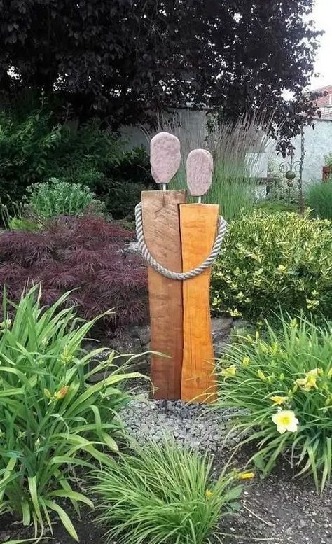 Old Garden Tools, Wood Yard Art, Classic Garden, Garden Deco, Garden Art Sculptures Diy, Garden Artwork, Garden Art Projects, Ideas Vintage, Diy Garden Projects