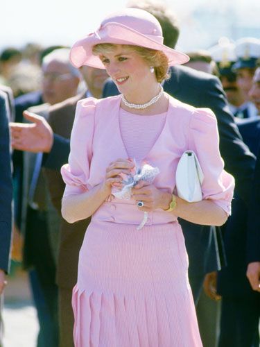 Princess Diana's Best Fashion Looks - The Evolution of Princess Diana's Fashion - Good Housekeeping John Boyd, Pink Wardrobe, Princess Diana Fashion, Catherine Walker, Princes Diana, Diana Fashion, Style Royal, Charles And Diana, Estilo Real