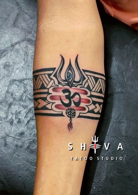 Trishul Armband Tattoo Design, Belt Tattoo For Men, Arm Band Tattoo Designs For Men, Trishul Armband Tattoo, Shiva Band Tattoo Design, Shiva Armband Tattoo Design, Trishul Band Tattoo, Mahadev Tattoo Designs For Men, Mahadev Tattoos