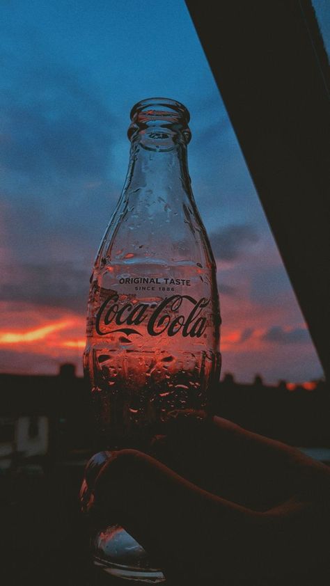 Coke Wallpaper Aesthetic, Coke Cola Aesthetic Wallpaper, Cocacola Aesthetic Vintage, Pepsi Aesthetic Vintage, Coca Cola Tumblr, Coke Cola Aesthetic, Coca Cola Aesthetic, Cola Aesthetic, Mexican Coke