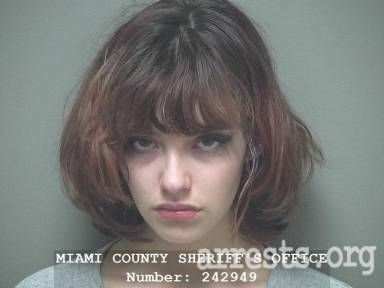 Mug Shot for Shelby Kinhalt booked into the Montgomery county jail. Arrested on 05/21/20 . Mug Shots Aesthetic, Mug Shot, County Jail, Human Poses Reference, كريستيانو رونالدو, Mug Shots, Eye Color, Pretty Woman, Womens Hairstyles