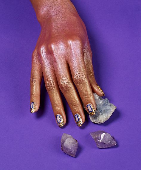 6 Easy Ways To Cleanse Your Crystals Horoscope Nail Art, Geode Nail Art, Nails 2017 Trends, Pisces February, Susan Miller, New Nail Trends, Crystal Guide, Glass Nails, Instagram Nails