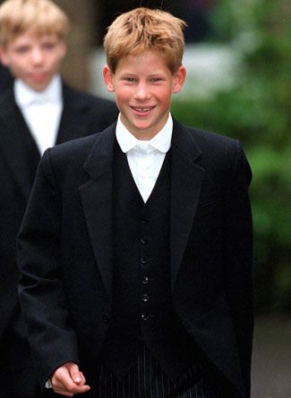 Prince Harry’s first day at Eton College, 1998. Prince Harry Of Wales, Eton College, Charles Spencer, Prins Harry, Prince Henry, Royal Family England, Prince William And Harry, Principe Harry, Isabel Ii