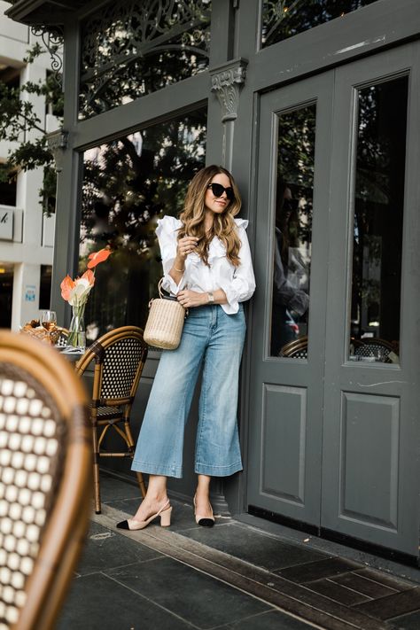 My Drink of Choice for Summer Good Branding, Culottes Outfit, Wide Leg Jeans Outfit, Style Parisienne, Parisian Vibes, Dallas Fashion, Casual Day Outfits, Jean Flare, Travel Bug