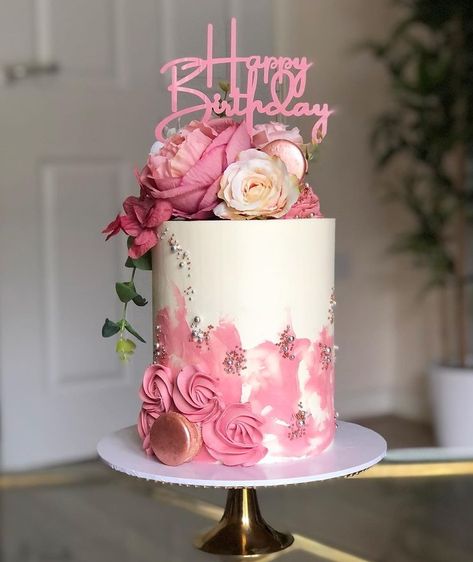 Rose Gold Cake Birthday One Layer, Celebration Cakes For Women, Modern Birthday Cakes, Cake With Flowers, Girly Cakes, Pastel Cakes, Birthday Cake With Flowers, 60th Birthday Cakes, 21st Birthday Cakes