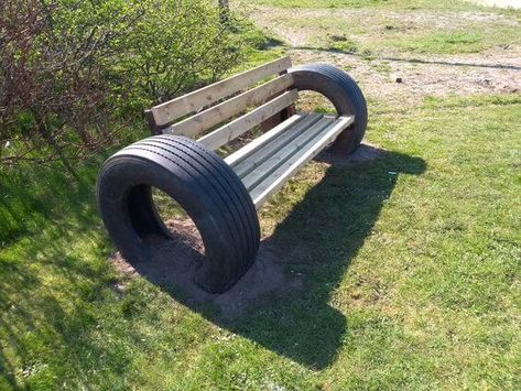 29 Unique Ideas Made From Tires To Change The Look Of Your Garden Tire Garden, Rock Garden Design, Garden Decor Projects, Old Tires, Backyard Diy Projects, Have Inspiration, Outdoor Gardens Design, Outdoor Decor Backyard, Diy Landscaping