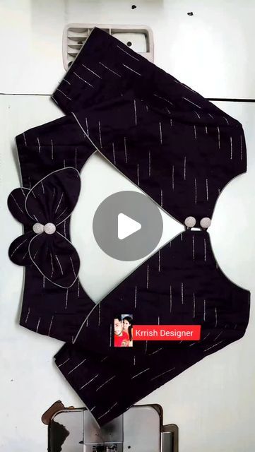 Krish Mali on Instagram: "Butterfly 🦋 Blouse Neck Design 🌸 Very Beautiful Blouse Neck Design 😍 Best finishing ✔ Designer @krrish_designer_ Location 📍Vadodara  #krrishdesigner #krrishmali #blouse #art #fabricdesign #explore" Butterfly Neck Blouse Design, Latest Blouse Neck Design Back, Butterfly Design Blouse, Butterfly Sewing Pattern, Butterfly Hands Blouse Designs, Blouse Designs Back Neck Latest, Back Neck Blouse Designs Patterns, Blouse Back Neck Designs Latest Pattern, Butterfly Blouse Designs