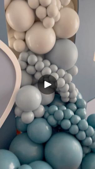 312 reactions · 32 shares | 💙Tutorial en paso a paso como hacer un guirnalda de globos 5 pulgadas 

Ojalá le ayude un poco 😬

I wanted to do a video in Spanish,I hope this help my Latin community.🫣 I was a no sabo kid until about 18yrs, I perfected more since my oldest son family only spoke Spanish 🥰 & know I feel proud lol don’t judge me. I can now hold a full on conversation in Spanish that people actually think I grew up speaking Spanish in reality I just understood everything I just couldn’t speak it well 🤭

I only did balloon 🎈 
Nomas ese los globos 🎈 

@modishmatters are the ones that did the backdrops, tables and chairs 

#decoraciondeglobos #tutorial #tutorialglobos #globosaustin #balloonsaustin #balloonsaustin #atxballoons #balloonsatx | Balloon Decor Austin Texas: Event Ba Speaking Spanish, Balloon Creations, Tables And Chairs, Balloon Decor, Balloon Art, Judge Me, How To Speak Spanish, In Spanish, Balloon Decorations