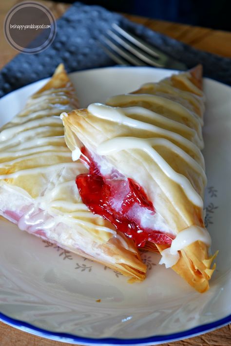 Philo Dough, Cherry Turnovers, Puff Pastry Recipes Dessert, Phyllo Dough Recipes, Phyllo Recipes, Pastries Recipes Dessert, Turnover Recipes, Puff Pastry Desserts, Cherry Desserts