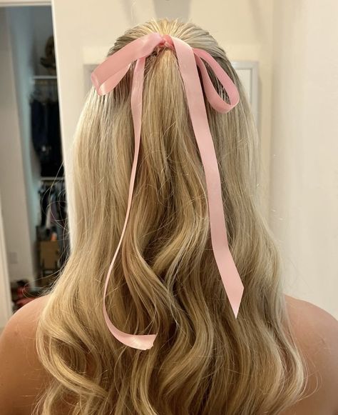 Florida Hair, Preppy Hairstyles, Bow Hairstyle, Ribbon Hairstyle, Hair Stylies, Long Blonde, Long Blonde Hair, Hairstyles For School, Aesthetic Hair