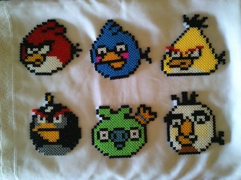 Angy Birds hama beads by vanesuki2010 - pelillosuki Perler Bead Mario, Hama Mini, Easy Perler Bead Patterns, Hama Beads Design, Perler Ideas, Bird Beads, Hama Beads Patterns, Hama Bead, Perler Bead Ideas