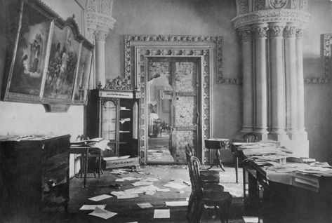 February Revolution, Monuments Men, Haunting Photos, House Of Romanov, Winter Palace, Tsar Nicholas Ii, Romanov Family, December 31, November 30