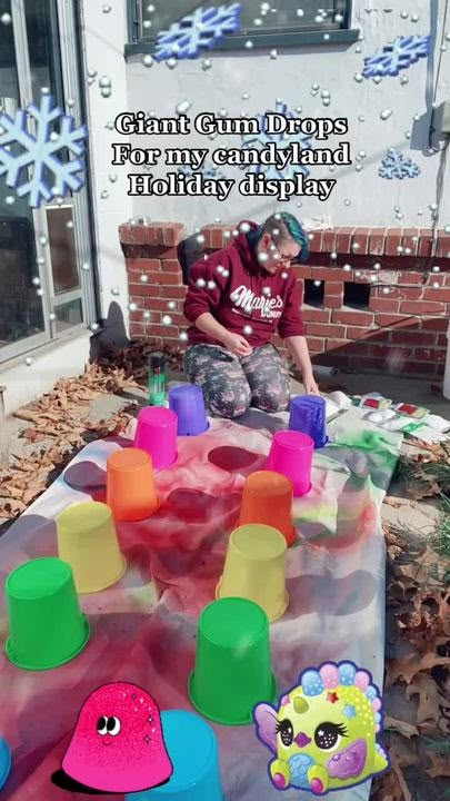 Candyland Haunted House, How To Make Gumdrops Decorations, Gumdrop Diy Decorations, Candyland Crafts For Preschoolers, How To Make Gum Drops Decorations, Outdoor Gumdrop Decoration Diy, Diy Gumdrop Lights, Diy Outdoor Gumdrops, Large Gumdrop Decorations