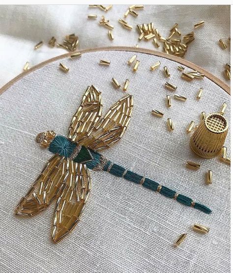 Fashion Embroidery Designs, Cute Bead Embroidery, How To Do Beaded Embroidery, Bead Embroidery Jewelry Tutorial, Beaded Embroidery Designs, Geode Embroidery, Simple Bead Embroidery Designs, Embroidery Beads Designs, Beaded Embroidery Patterns