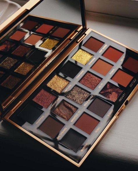 Eyeshadow Palette Photography, Huda Beauty Eyeshadow Palette, Girl Picsart, She In, Huda Beauty Eyeshadow, Babby Shower, Girl Qoutes, Bad Room, Stories Love