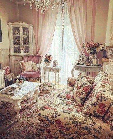 Shabby Chic Living Room Vintage, Vintage Apartment Decor, Shabby Chic Decor Living Room, Country Rose, Colourful Living Room Decor, Estilo Shabby Chic, Shabby Home, Casa Country, French Country Living Room