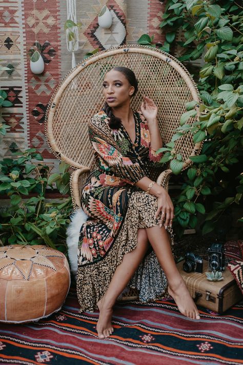 Bohemian Photoshoot Ideas Indoor, Patio Photoshoot Ideas, Boho Theme Photoshoot, Wicker Chair Photoshoot, Bohemian Photoshoot Ideas, Peacock Chair Photoshoot, Divine Feminine Photoshoot, Boho Photoshoot Ideas, Boho Style Photoshoot